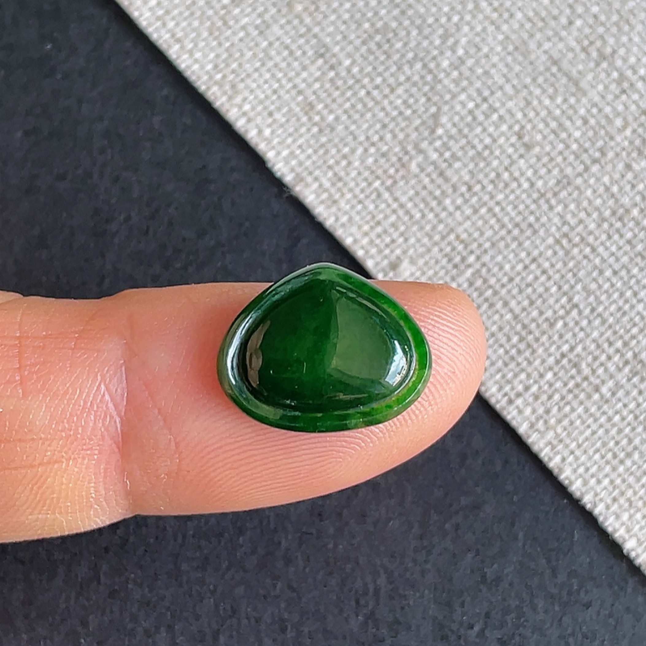天然缅甸翡翠a货冰种辣绿心形戒面裸石送证书金晶翡翠