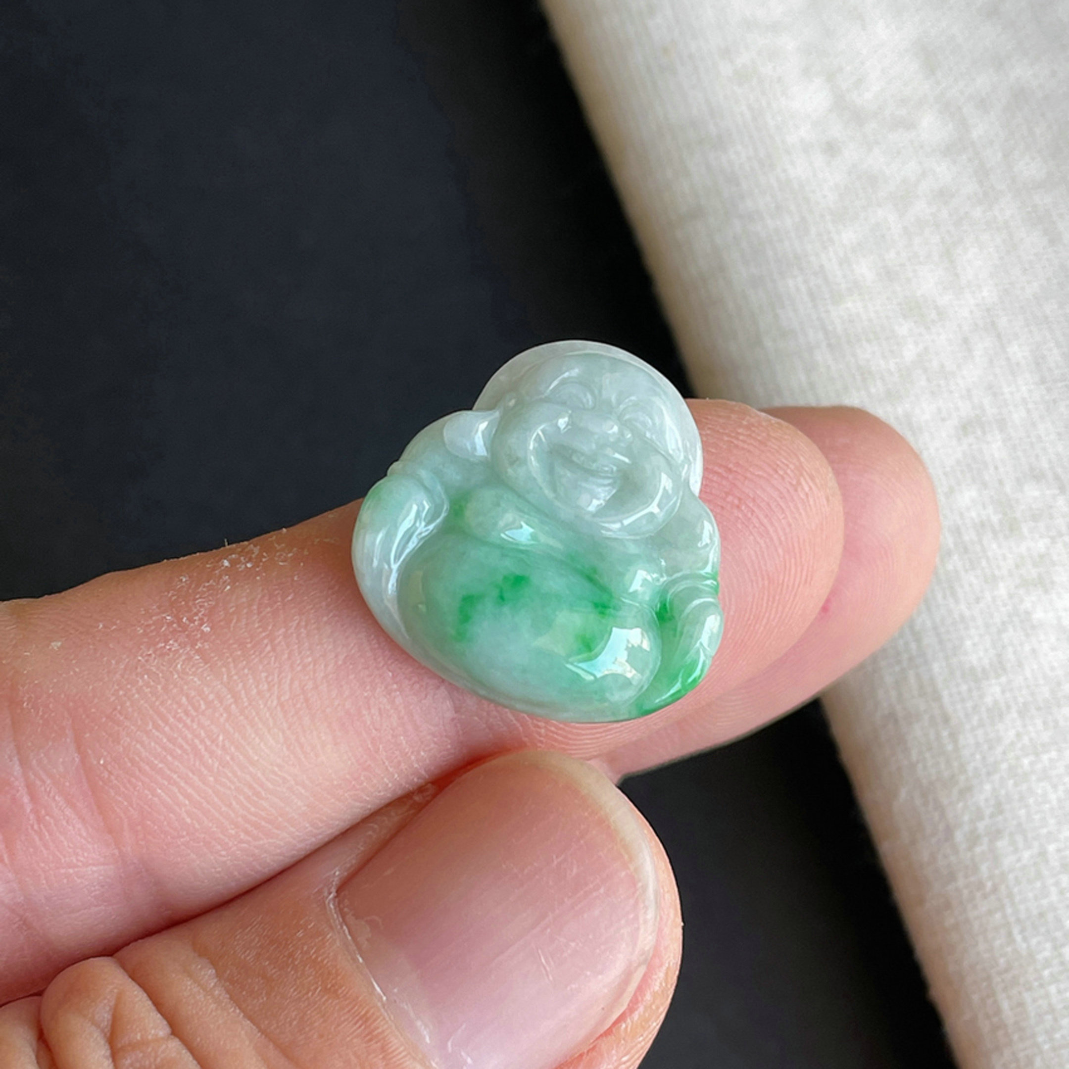 1104-8白底青飘阳绿佛公吊坠缅甸天然翡翠A货玉石送证书-金晶翡翠