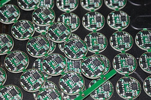 正品CREE L2 XML-U2 R5 T6 XP-L HI灯珠 强光手电筒LED4*7135驱动 - 封面