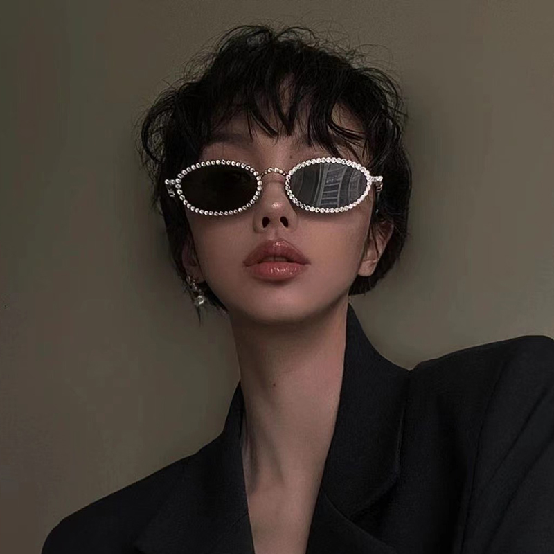 复古椭圆满钻墨镜小众潮人太阳镜