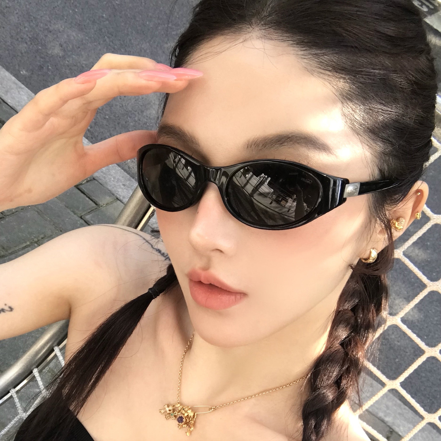 韩系椭圆弧形框个性太阳镜女户外出街凹造型夏季修饰脸型护目墨镜