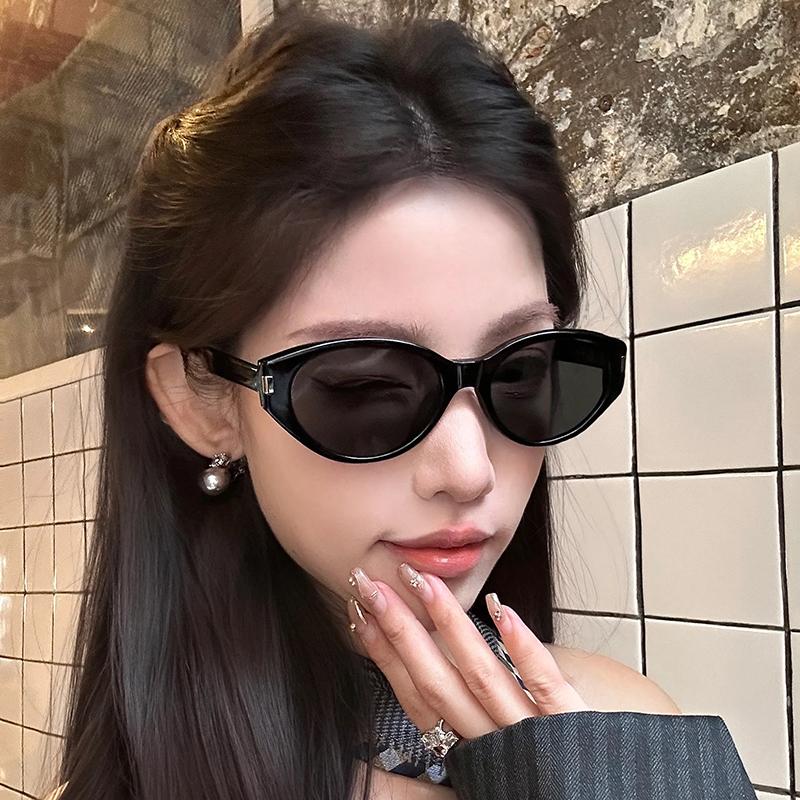 小红书同款显脸小遮阳太阳镜女网红同款凹造型显瘦防紫外线墨镜潮