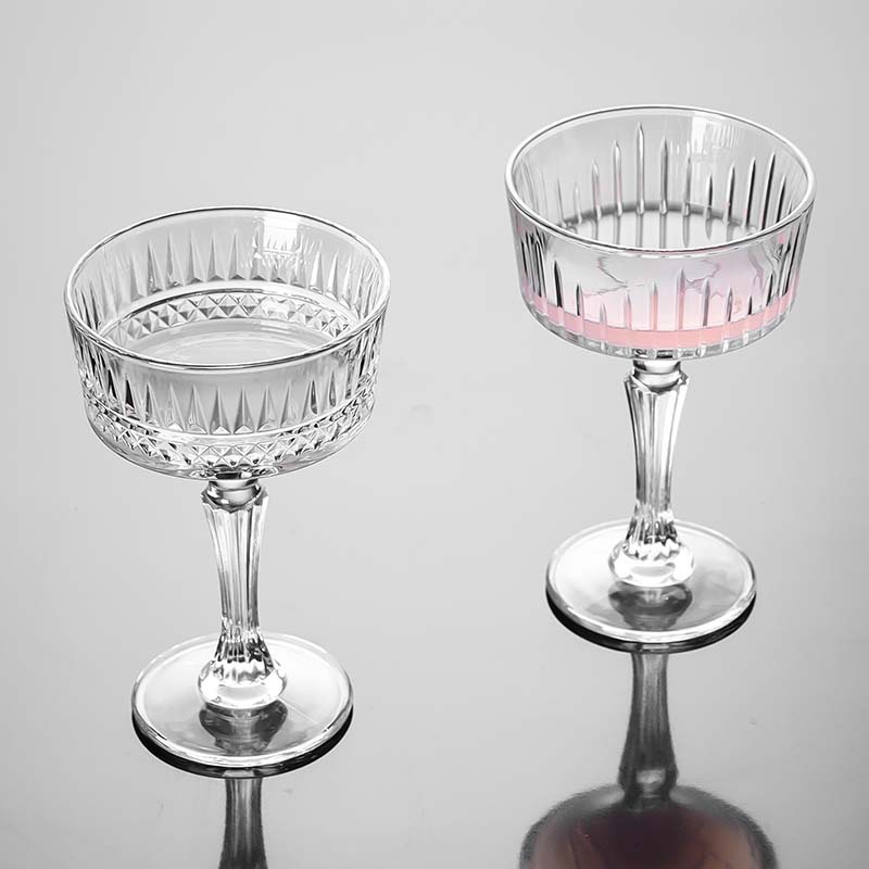 北欧风浮雕玻璃鸡尾酒杯