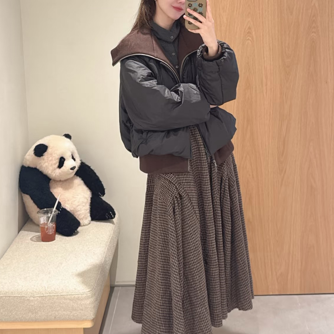 时尚百搭翻领针织撞色羽绒服女