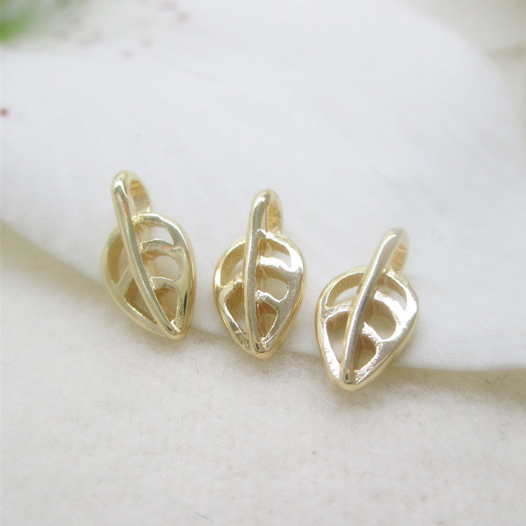 diy首饰金属材料 金色镂空树叶子小吊坠手串手链挂饰尾链吊件在类目 饰品/流行首饰/时尚饰品新, DIY配件, 其他DIY饰品配件中 - 来自Buy2taobao.com提供专业的淘宝代购服务