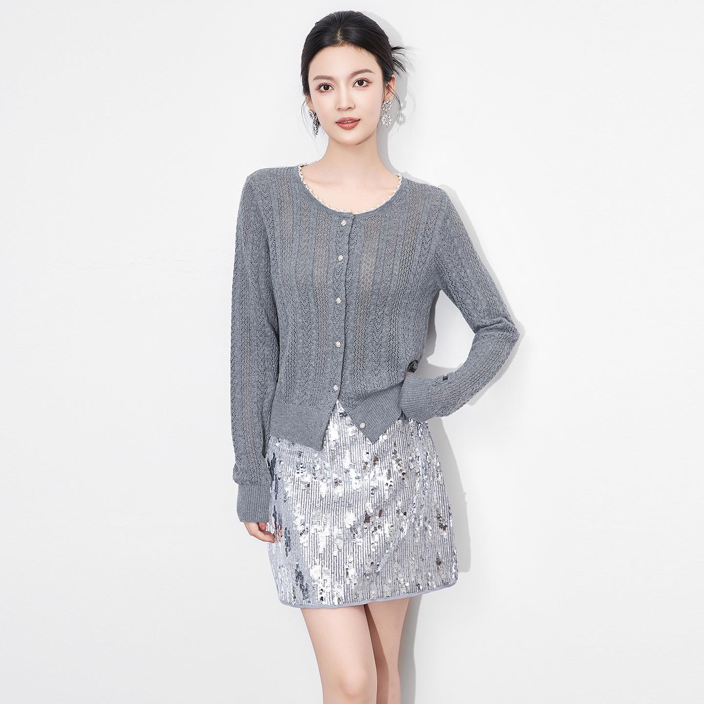 2025新款精致千金风镂空钩花羊毛混纺针织衫钉珠圆领开衫女早秋款