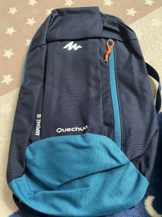 迪卡侬双肩包男女轻便简约包休闲学生日常旅行背包10L装