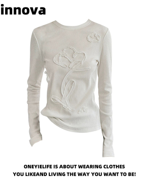 Quinnova 高级感立体花朵圆领长袖白T恤女修身气质内搭打底衫上衣