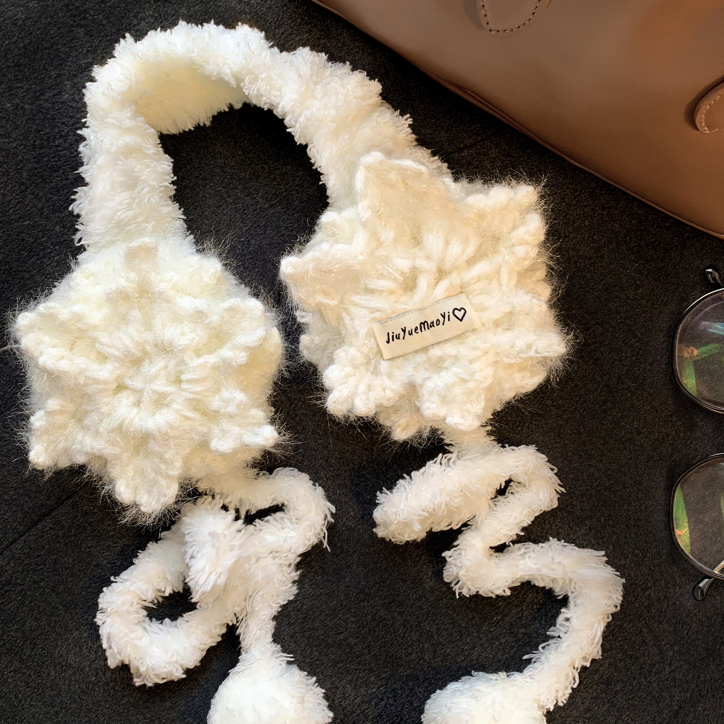 甜美白色雪花绑带毛绒针织耳罩女冬季加厚保暖护耳氛围感耳包耳套