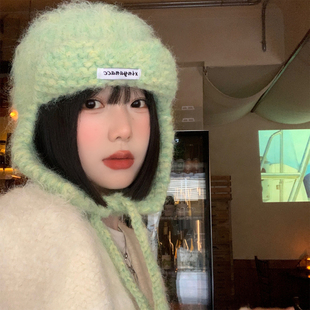 绿色针织护耳帽女2025新款秋冬保暖显脸小雷锋帽防寒加厚毛线帽子