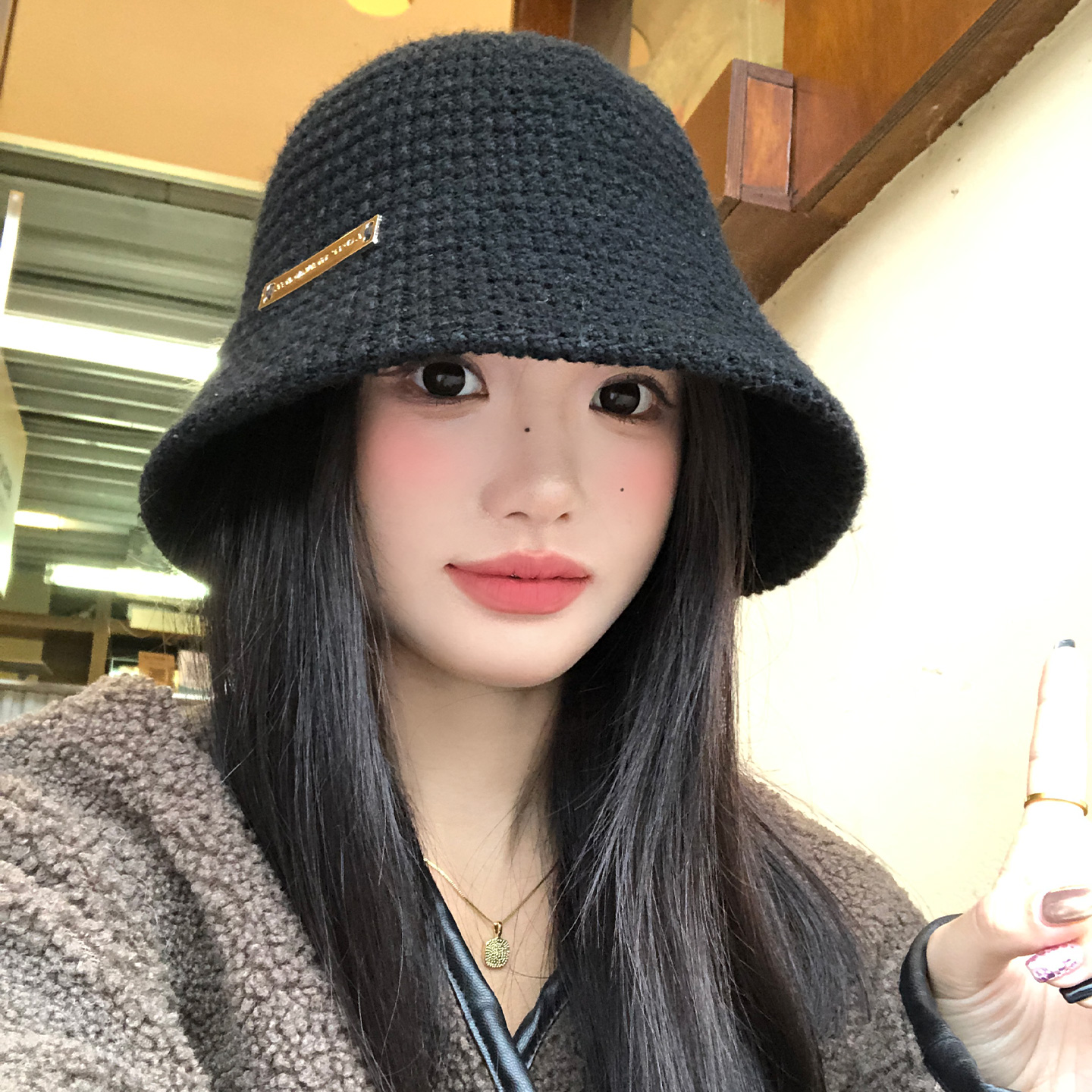 高级感黑色针织渔夫帽女2025新款