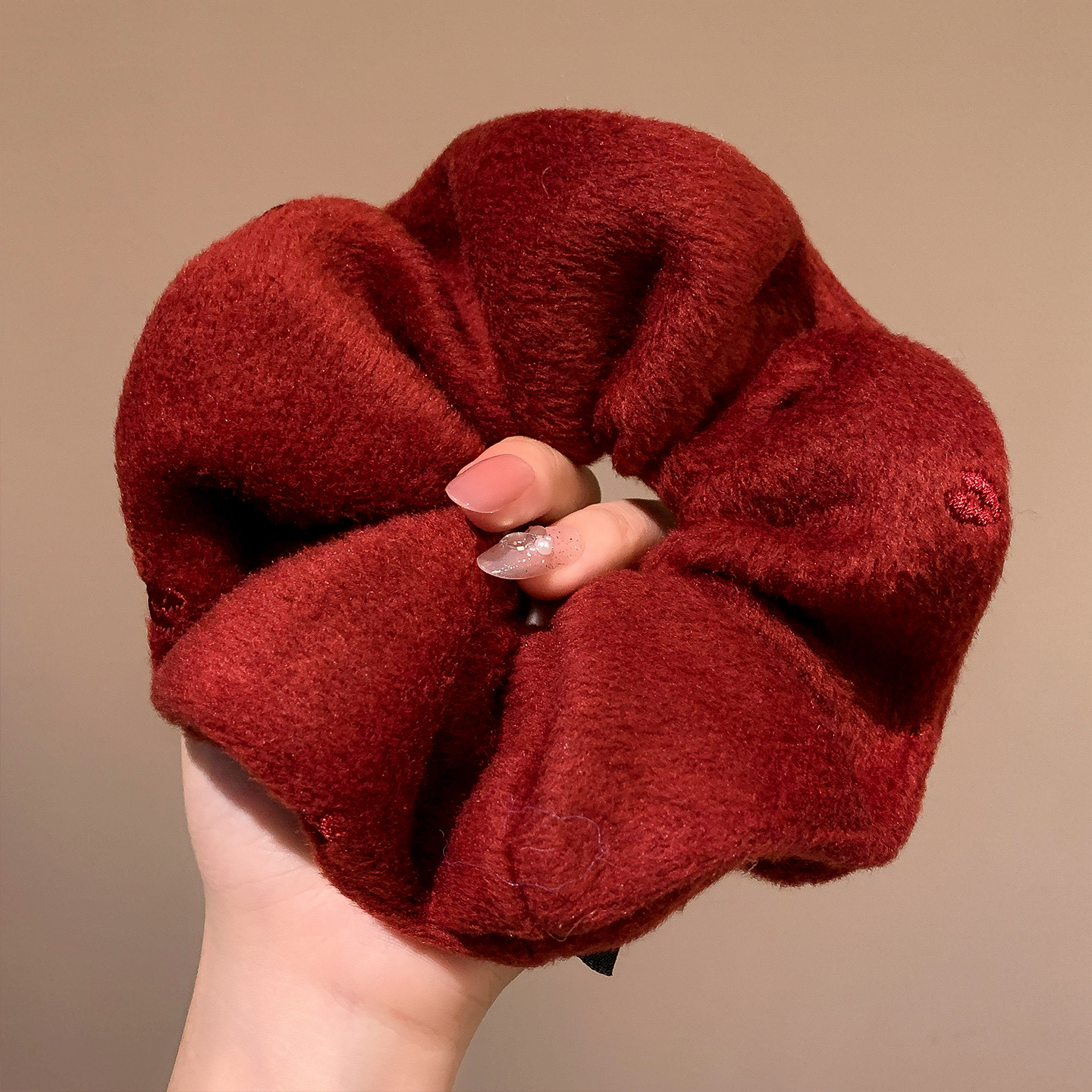 红色毛绒大肠发圈女秋冬慵懒风