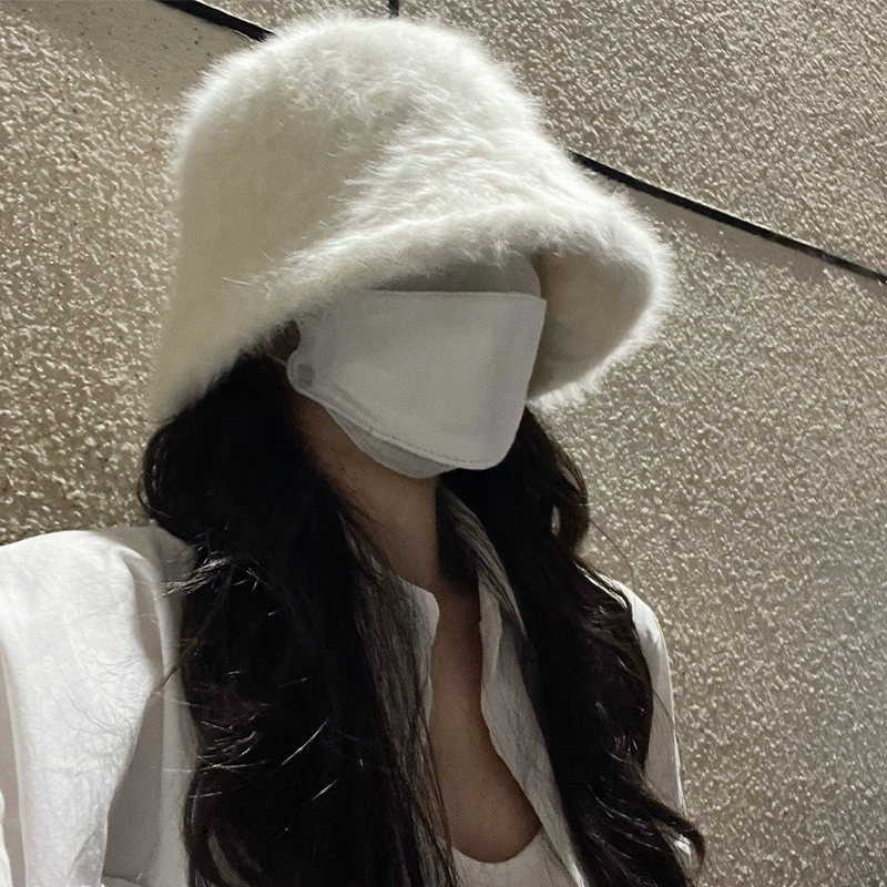 高级感白色兔毛渔夫帽女2025新款