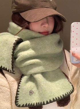 高级感绿色仿羊绒亲肤围巾女秋冬