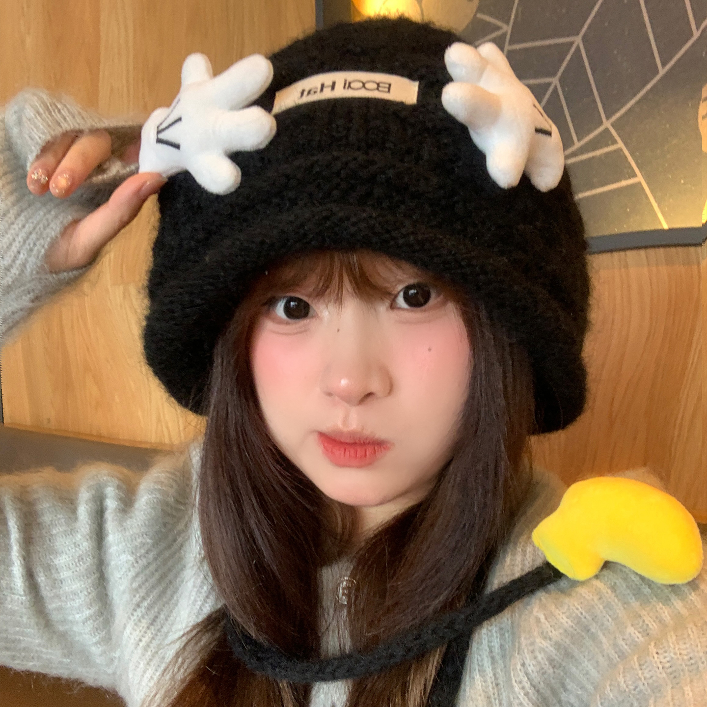 可爱捂脸米奇小手针织帽女秋冬季