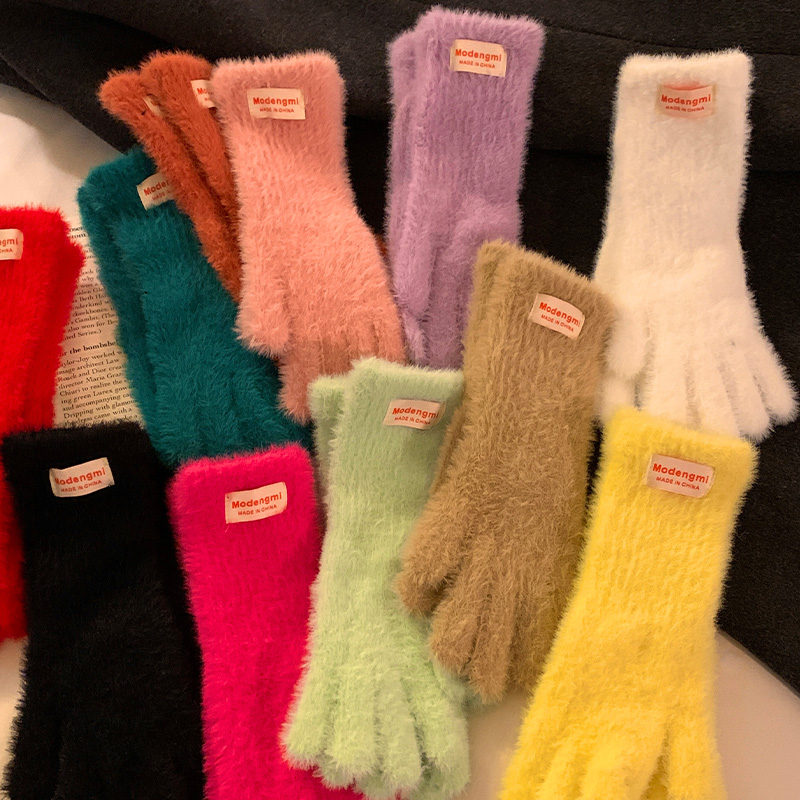 2025年秋冬季新款纯色毛绒手套女