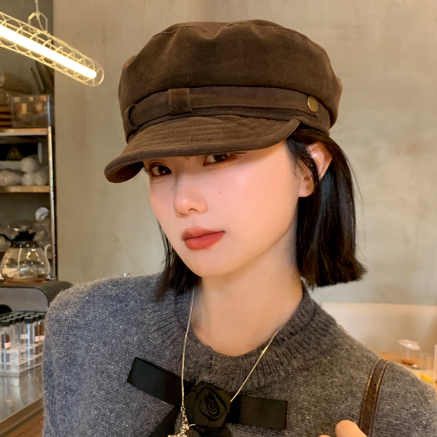 美拉德棕色麂皮绒平顶贝雷帽女