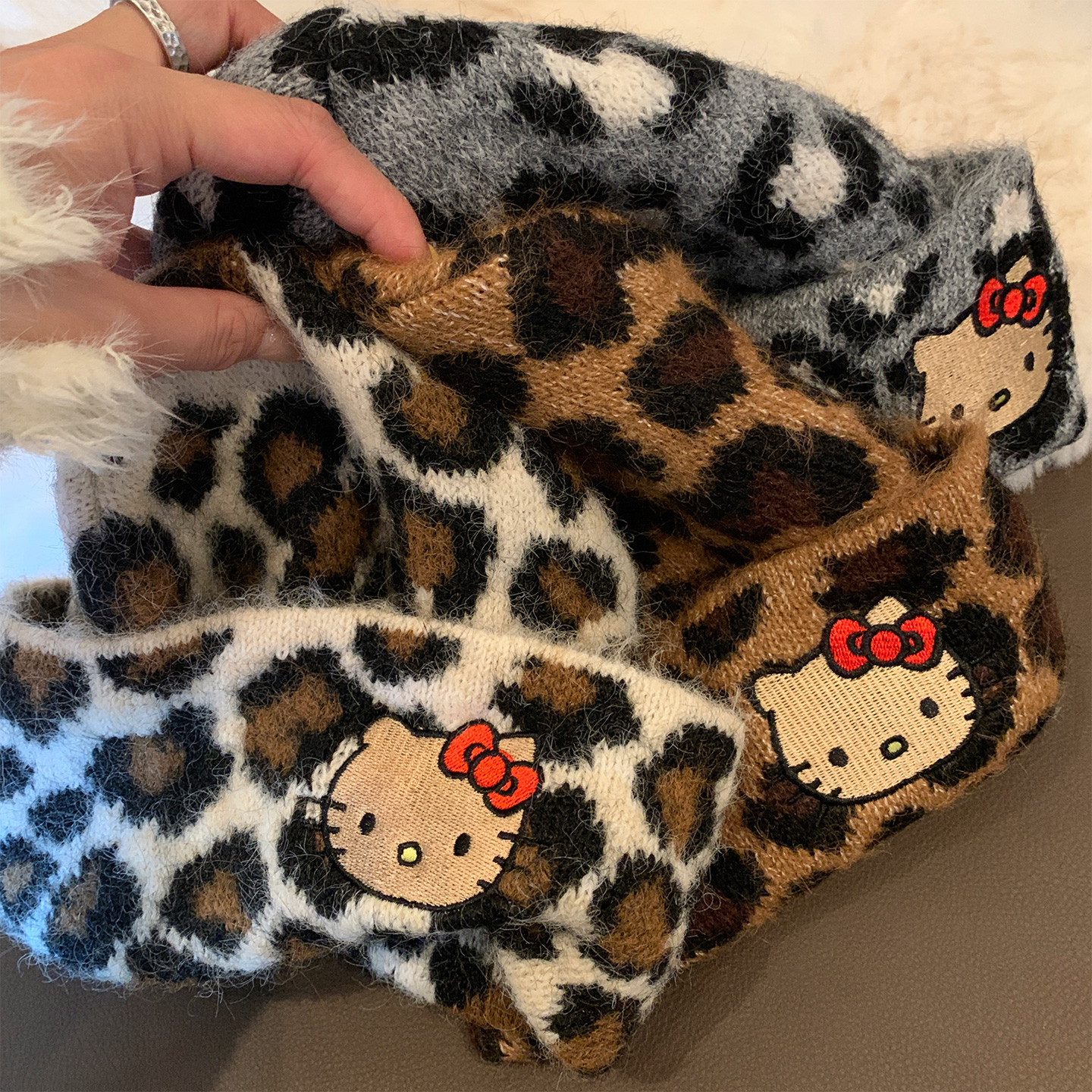 可爱豹纹kitty猫刺绣毛线帽女秋冬季保暖显脸小针织帽大头围帽子