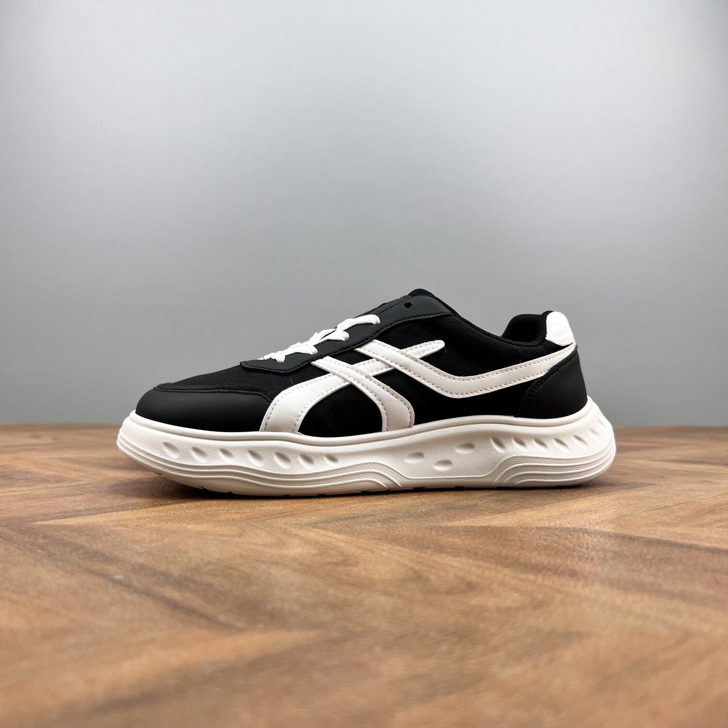 外贸德国单黑白撞色宽掌宽脚大头板鞋 休闲厚底百搭学生党跑步鞋