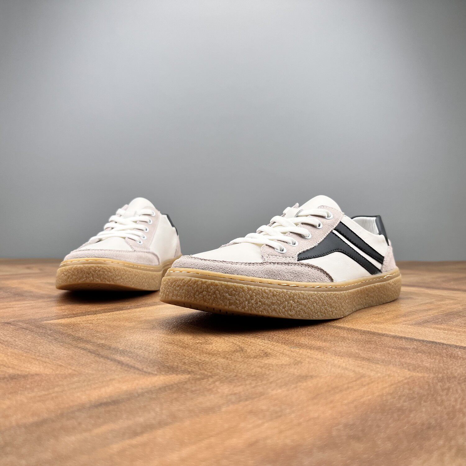 外贸春季断码真皮头层牛皮男士板鞋牛筋底耐磨男鞋低帮时尚德训鞋