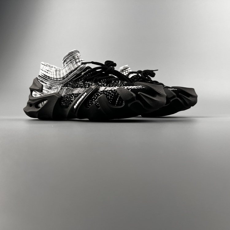 男士户外飞织运动休闲鞋