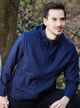 CARAVA喀尔沃男春夏超轻弹力透气连帽皮肤风衣徒步外套558207