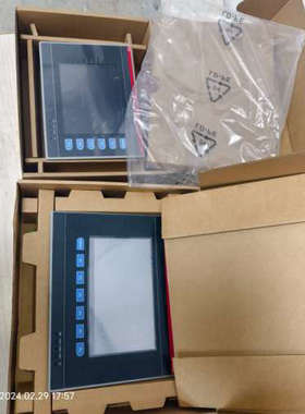 台州设备ABB触摸屏CP430 T和CP430 BP，型号分别为