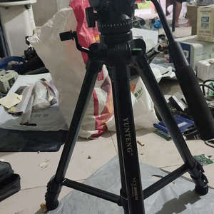 台州设备云腾VCT-880RM专业单反三脚架，黑色铝合金材质，结实耐