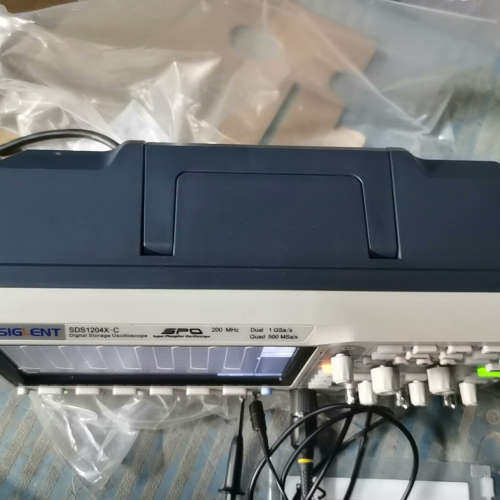 台州设备鼎阳数字示波器SDS1204X-C，基本，就打开看了一下