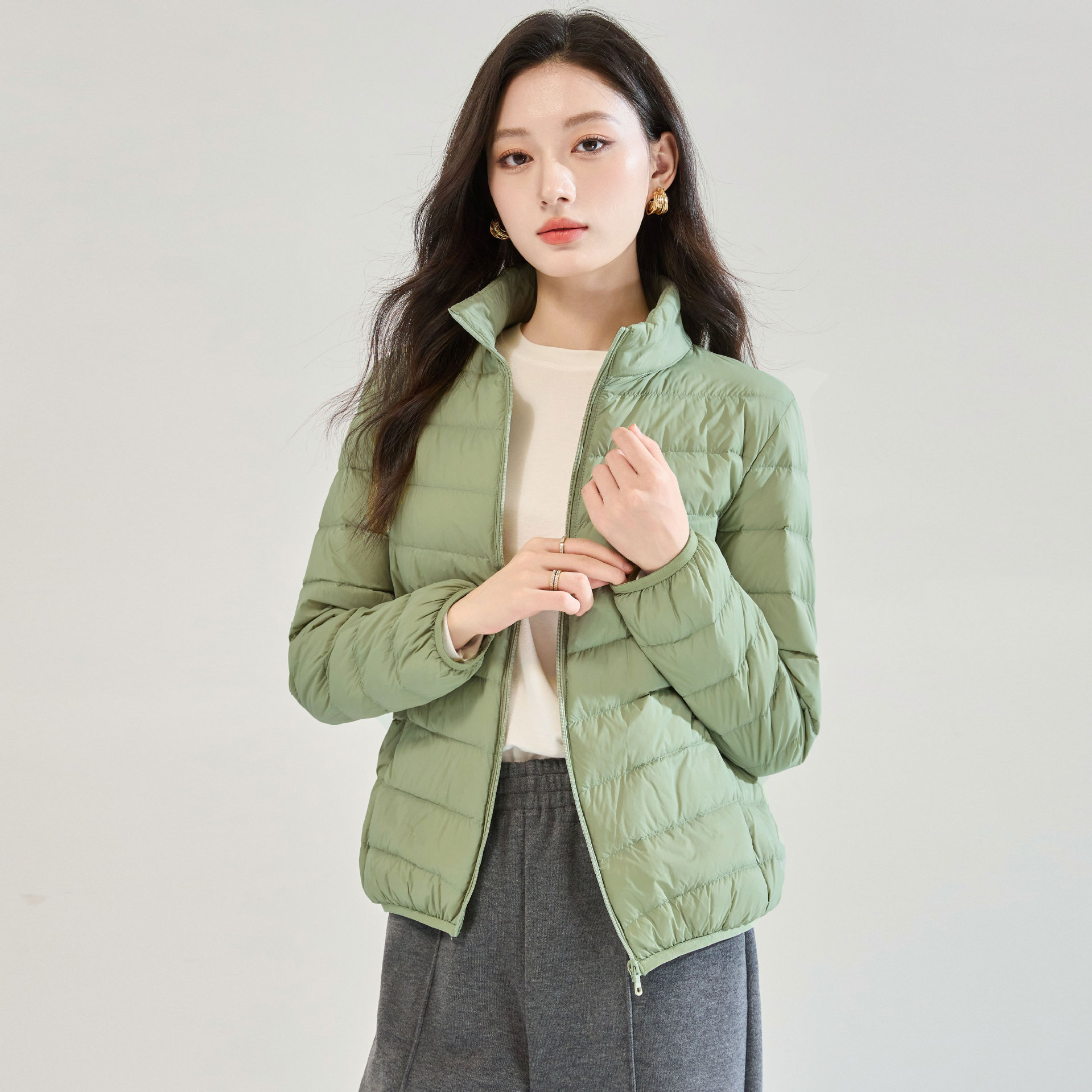 薇珞蘭VELORA90绒简约立领/短款排骨羽绒服引领韩系高级轻薄时尚