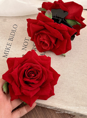 春夏红色玫瑰花朵发夹女后脑勺2026新款鲨鱼夹高级感发抓夹子发饰