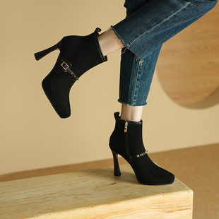 新款铆钉皮带扣绒面高跟鞋尖头方根防水台短靴女真皮高级黑色百搭