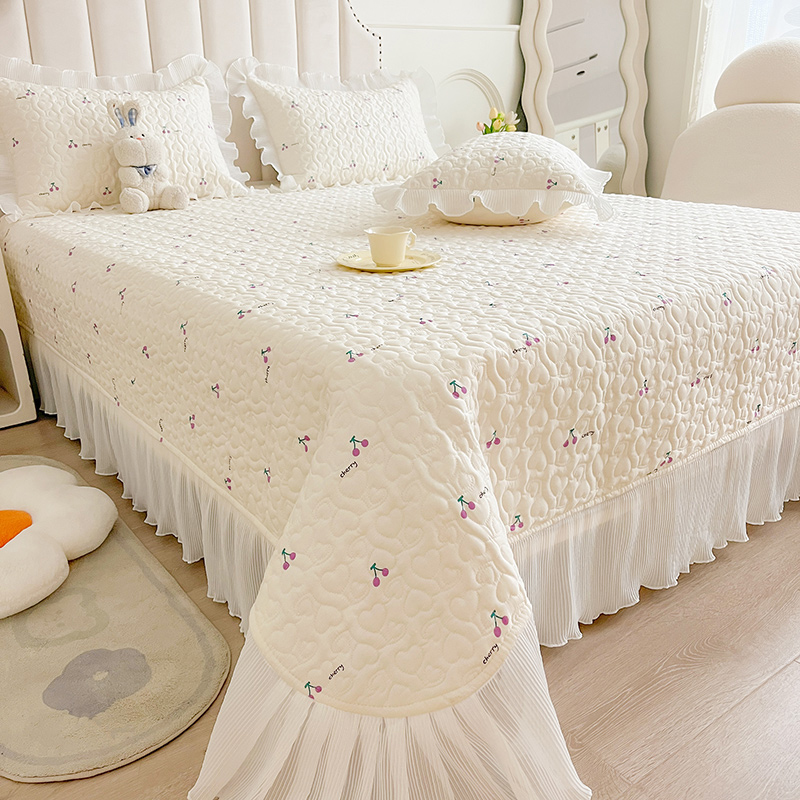 全棉夹棉绗缝床盖单件公主风花边