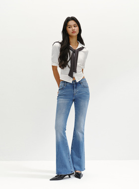 CASUAL STROLL 水洗浅蓝色修身百搭微喇牛仔裤 S005