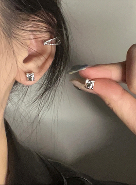 简约高级感冷淡风流金感耳钉不规则迷你小巧时髦方块耳环耳骨夹