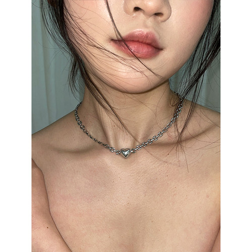 甜酷风银色爱心锁骨链