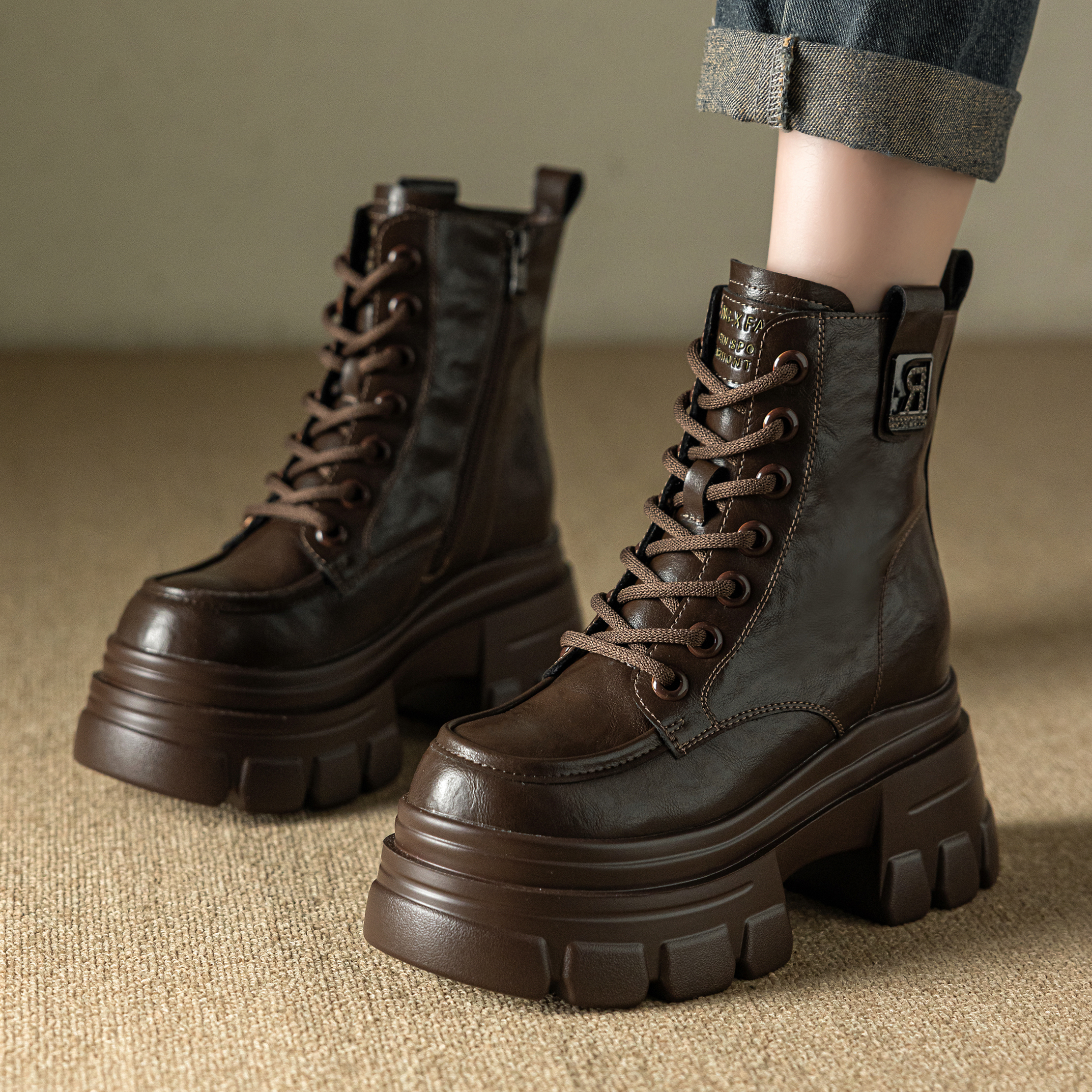 ZFCQ香港新款厚底内增高马丁靴女