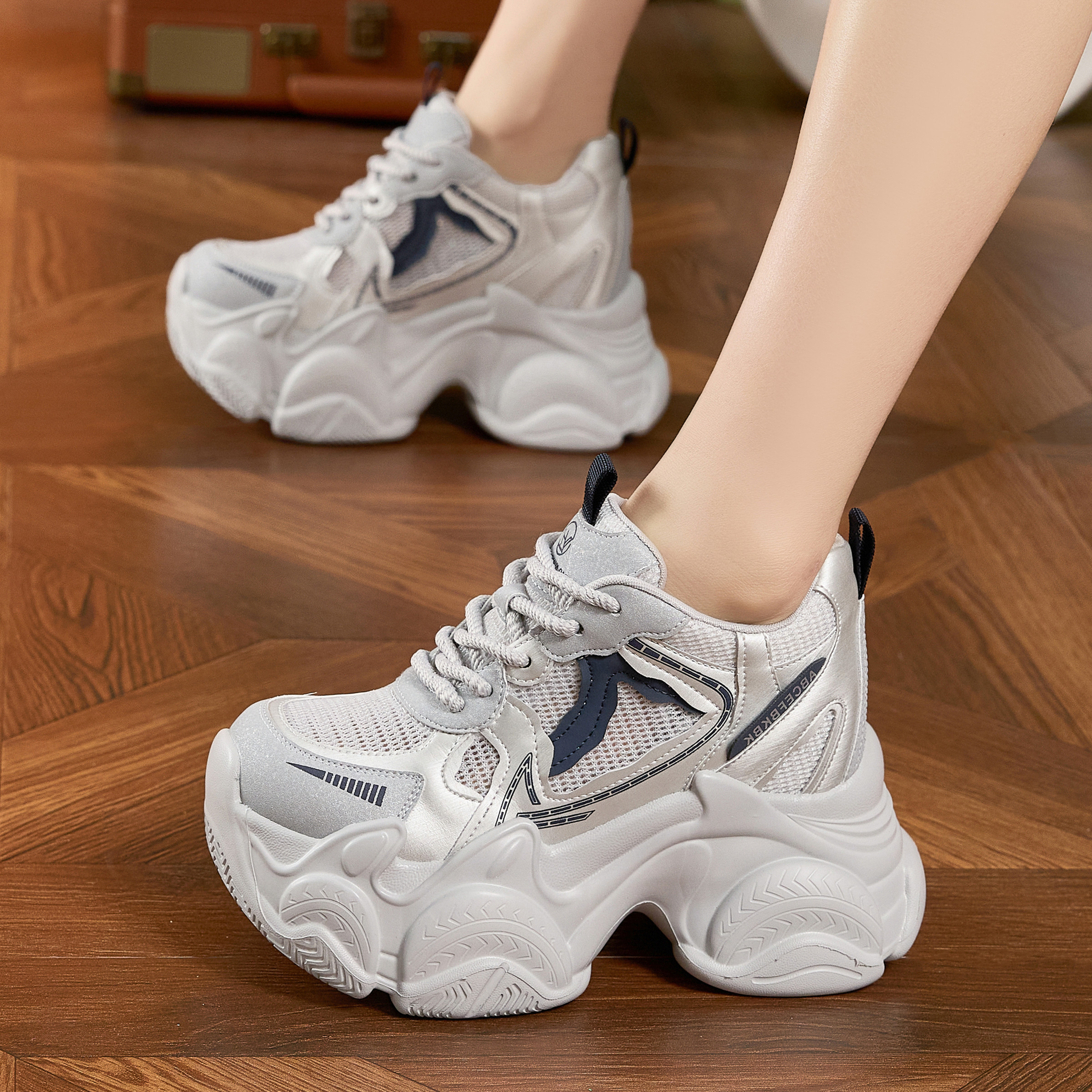 ZFCQ香港小个子内增高单网老爹鞋女款真皮2026夏新款透气8cm休闲