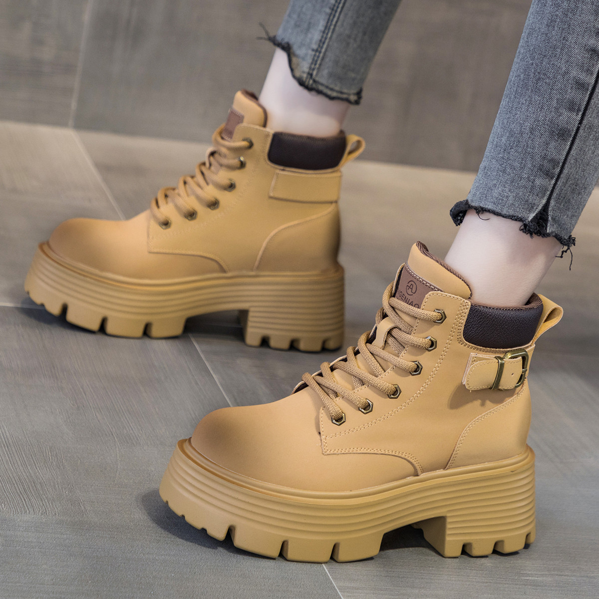 ZFCQ时尚2026春季新款8cm内增高马丁靴女款时尚厚底爆款大黄短靴