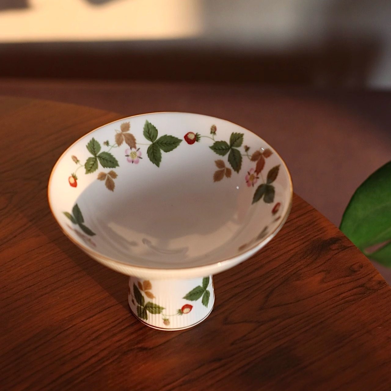 （精品）出口加拿大精致陶瓷高脚碗 时尚6寸水果碗 收纳碗托盘