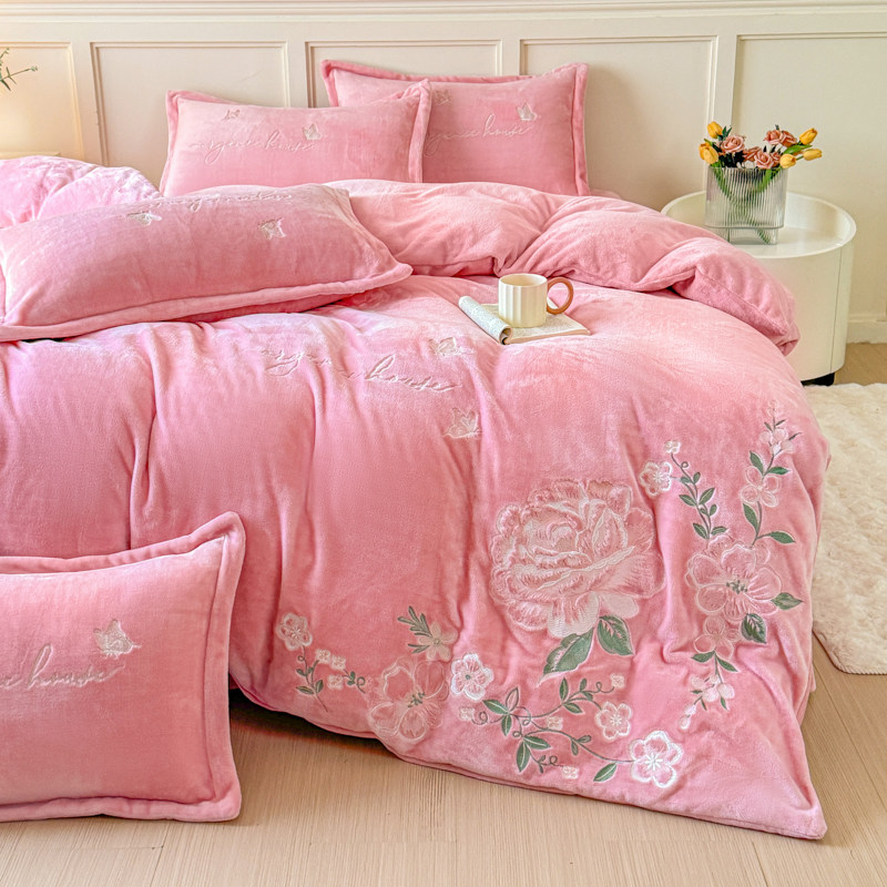 2025轻奢加厚纯色公主风牛奶绒四件套刺绣花被套珊瑚绒床单被罩