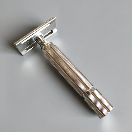 帝诗哎莎剃须刀不锈钢材质瑕疵品