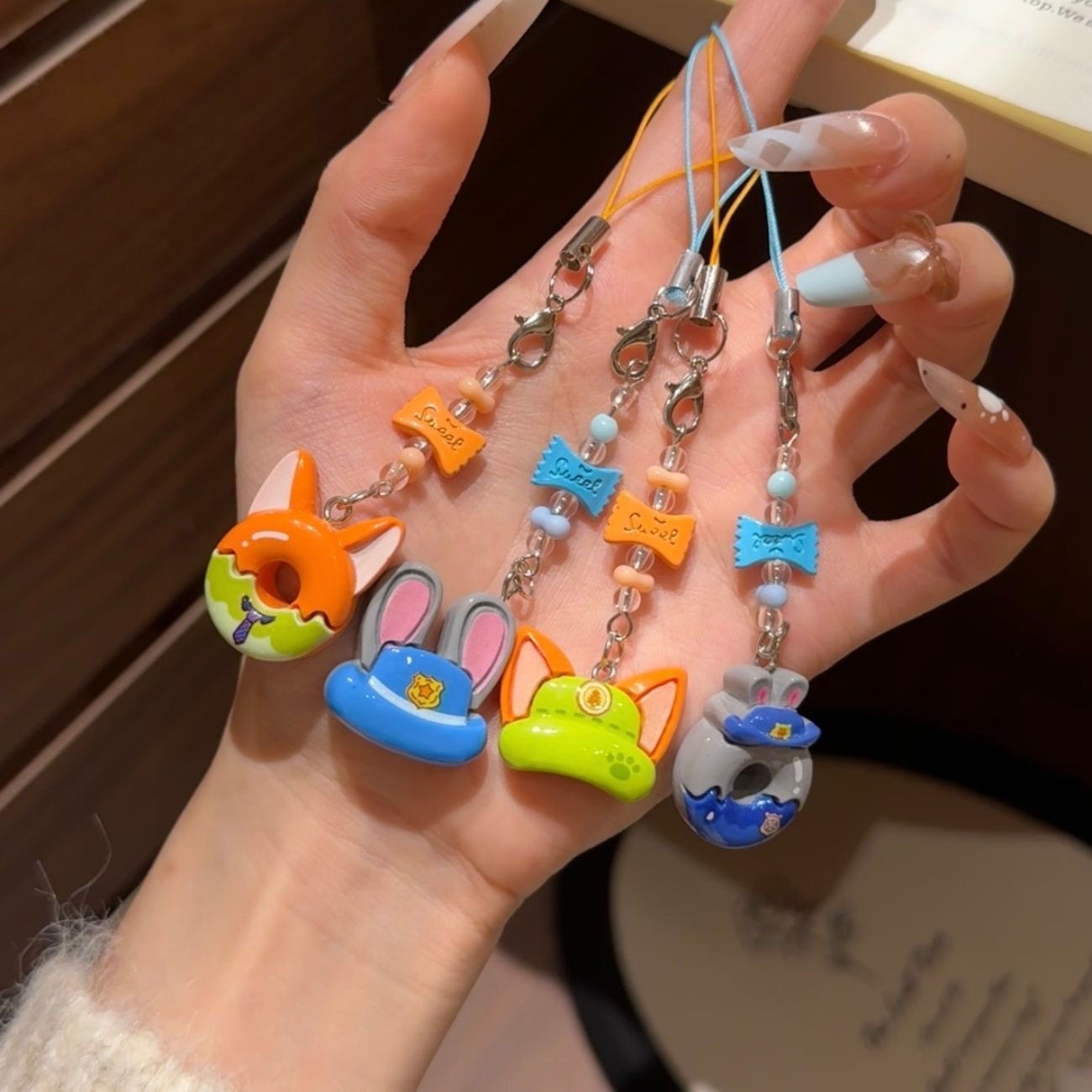 卡通疯狂小动物小兔子小狐狸串珠手机链diy创意情侣手机书包挂饰