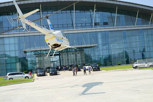 罗宾逊R44直升机 民用直升机租赁销售 高富帅男神直升飞机真机