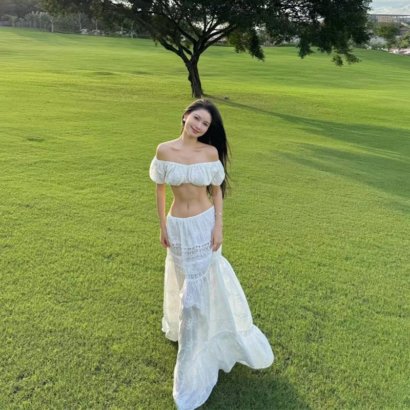 多巴胺海岛穿搭套装海边度假白色抹胸辣妹上衣女性感半身裙三件套