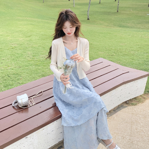 针织罩衫流苏吊带连衣裙套装女春装新款超好看海边度假长裙两件套图片
