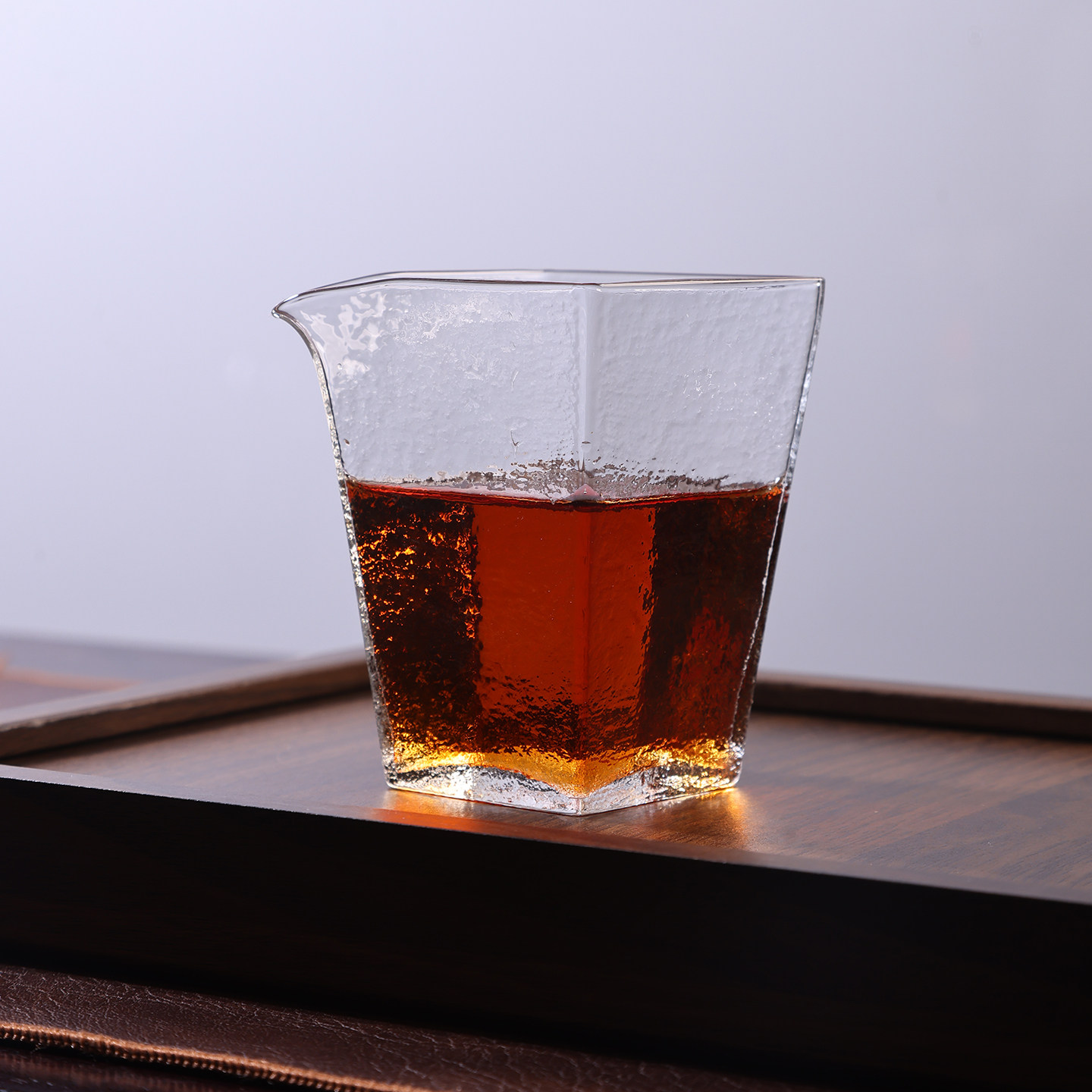 高硼硅耐热四方锤玻璃公道杯图片