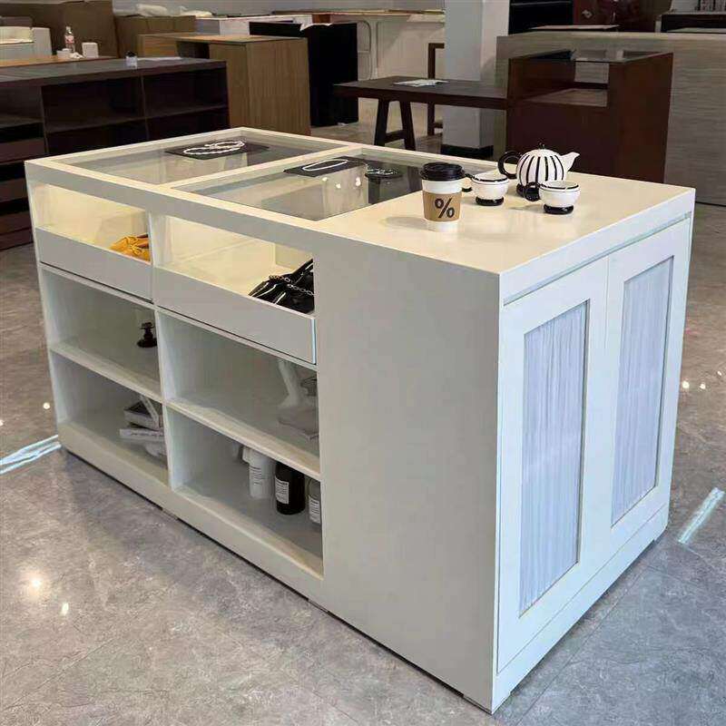 服装店中岛台陈列柜饰品展示柜