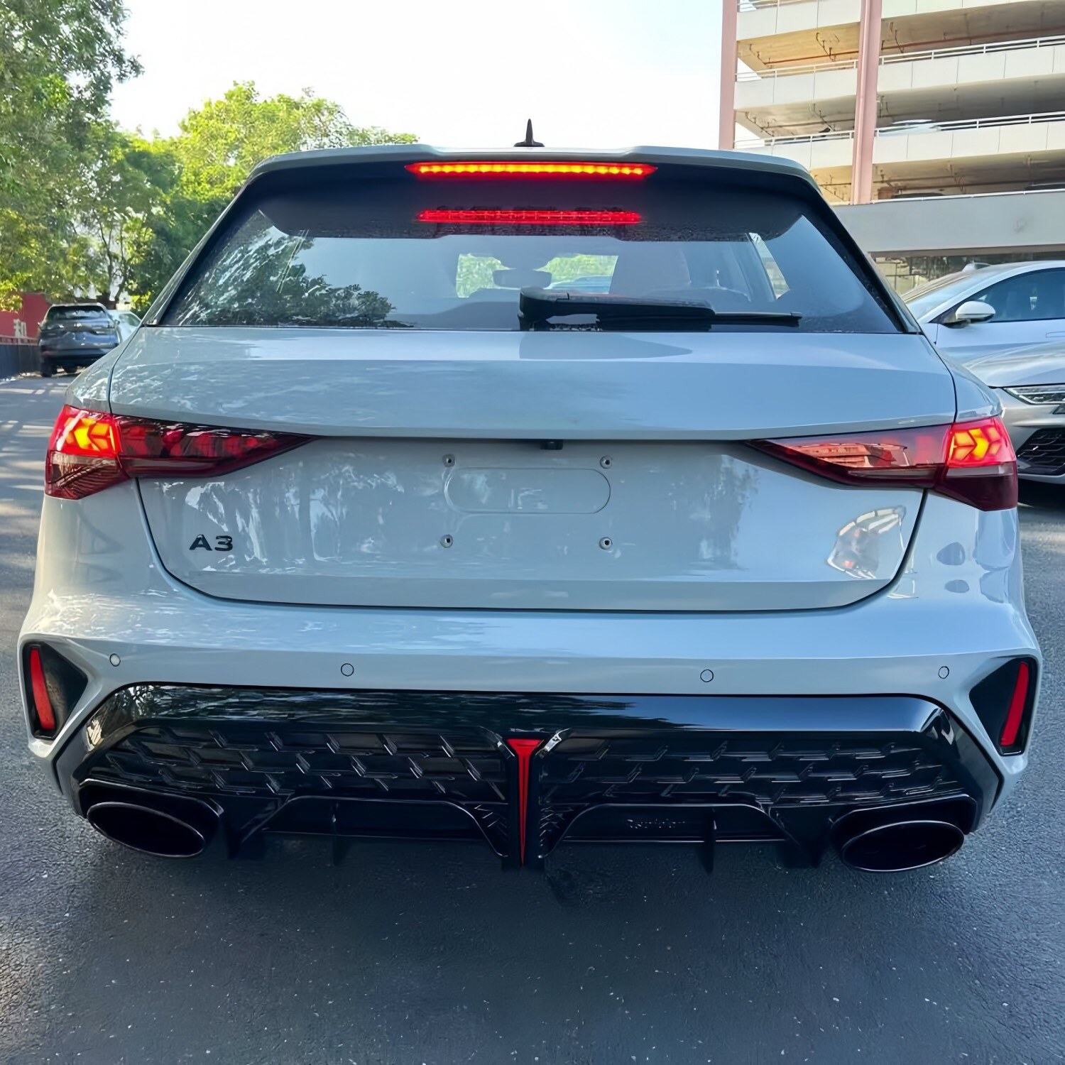 奥迪A3S3改装RS3后唇尾喉