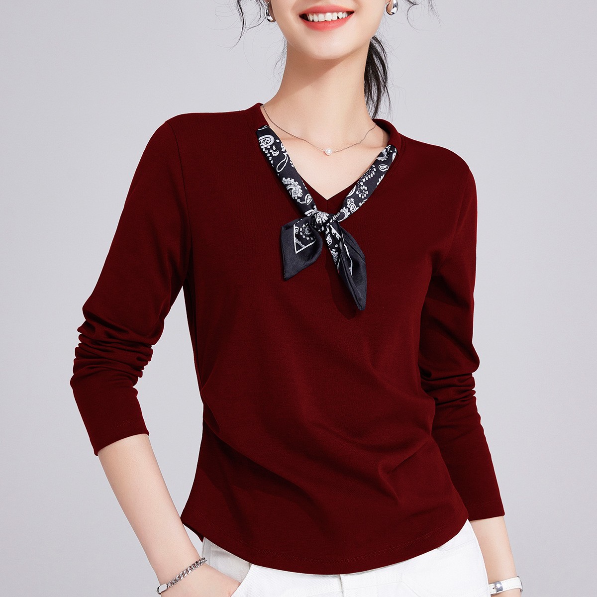 安可拉红韩系时尚V领长袖T恤女